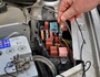 Как обнаружить и устранить утечку тока в аккумуляторе автомобиля